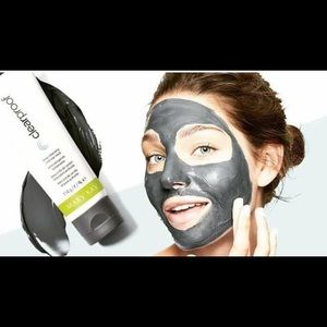 ✨ Mary Kay Charcoal Face Mask - NEW IN BOX